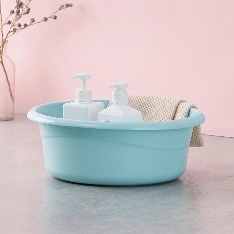 Plastic Wash Basin and Bucket Set