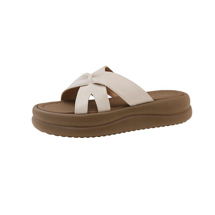 2025 new muffin and thick-soled slippers women's wear, soft-soled cool slippers, casual beach one-word slippers