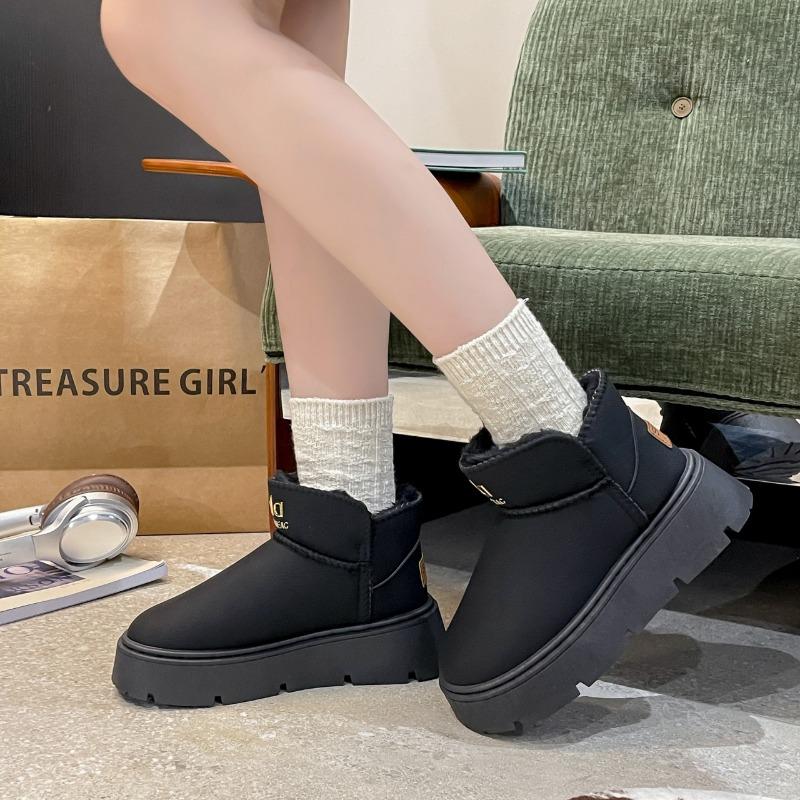 New Style Snow Boots with Added Fleece and Thick-soled Cotton Shoes, A Pair of Women's Shoes