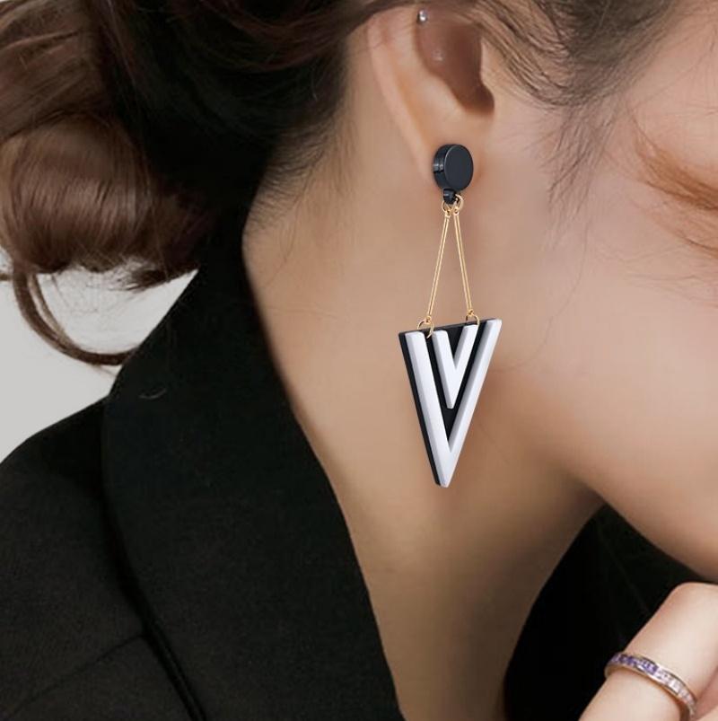 Unique Black White Color Triangle Drop Earrings for Women Korean Minimalist Geometric Acrylic Long Earrings Party Zircon