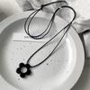 Collier Élégant avec Pendentif Fleur en Résine et Longue Chaîne, Chaîne Corde Ajustable, Chaîne Pull, Pendentif Charme Fait Main, Collier Décontracté
