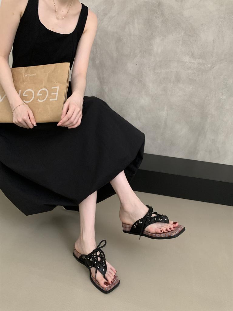 Flip Flops Sandals Slip-On Clip Toe Slippers For Women Outer Wear 2025 Summer Herringbone Slim Height Increasing Roman Sandals