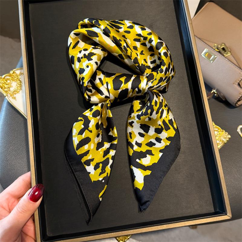 

Luxury Satin Leopard Print Hair Scarf Women Kerchief Neck Tie Hand Wrist Foulard Shawl Wraps Head Hijab Bandana Echarpe 70x70cm