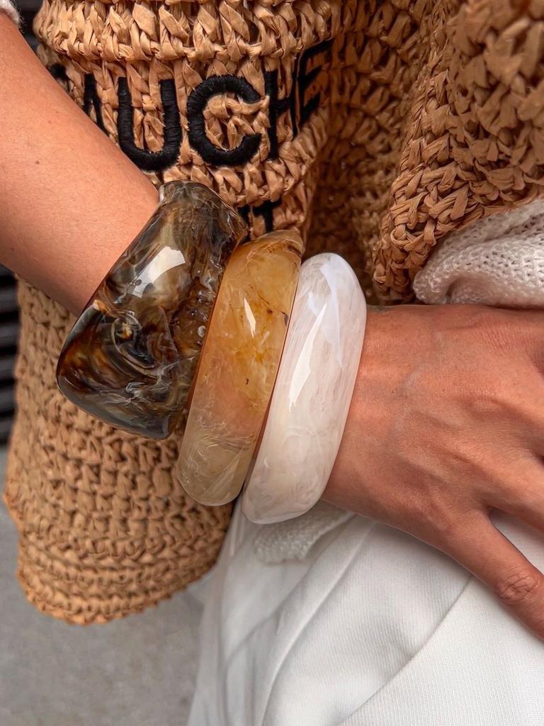 Able Exaggerated Unconventional Irregular Bangle Bracelet - Geometric Resin Design for Versatile Style