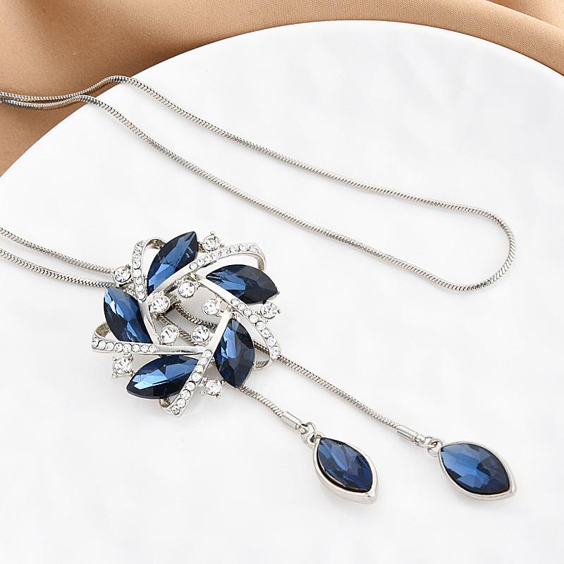 Elegant Blommig Design Justerbar Lång Halskedja Med Kristallutsmyckningar För Trendiga Kvinnor Och Män Perfekt För Höst- Och Vinterhalvåret