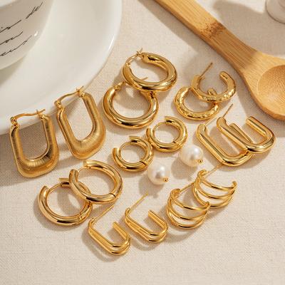 Boucles d'Oreilles Créoles Dorées Simples Minimalistes Élégantes Hypoallergéniques Résistantes au Ternissement pour Femmes