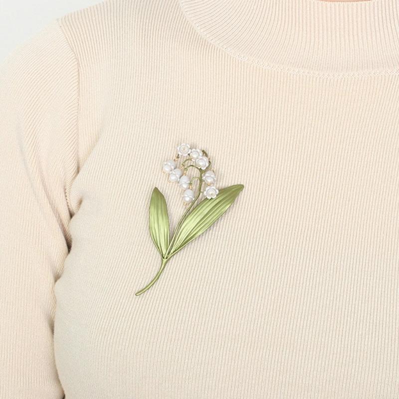 Elegantní brož Orchideje Ručně vyrobená brož Módní oděvní šperkový doplněk Legovaná textura Dárek pro módního individualistu