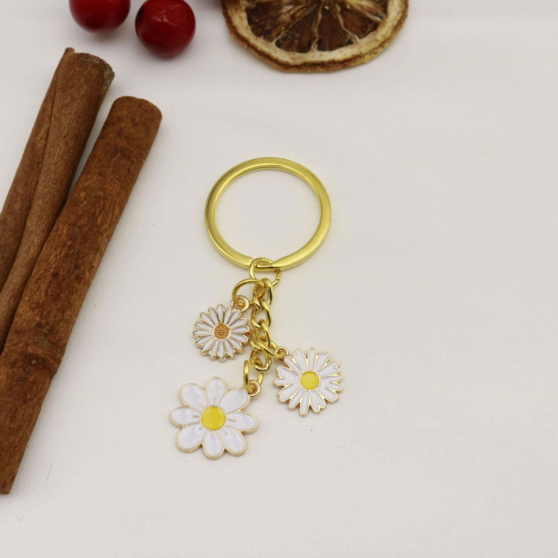 Fresh Daisy Cartoon Heart Keychain Bag Charm