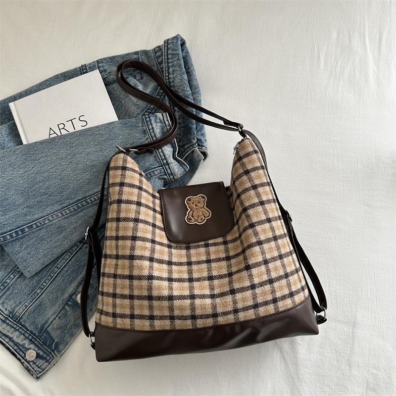 

Большая вместительная женская сумка-тоут 2025 года, новый рюкзак в стиле колледжа в клетку, трехцелевой, один комплект