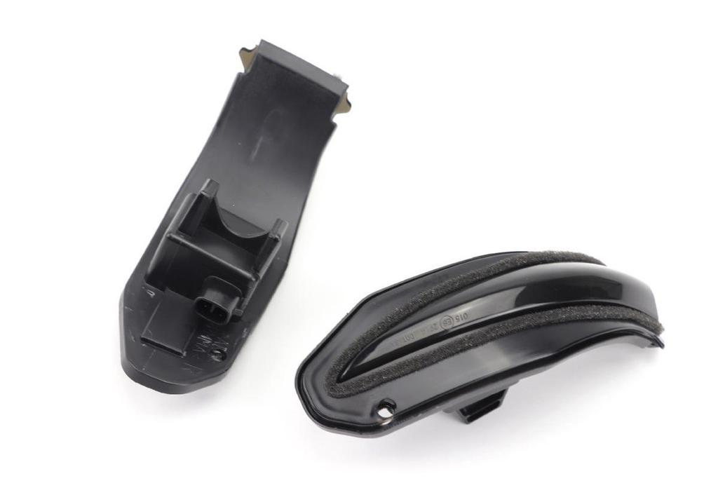 Flowing Turn Signal Lights for Toyota Highlander XU50, RAV4 XA40, Noah R80 Rearview Mirror