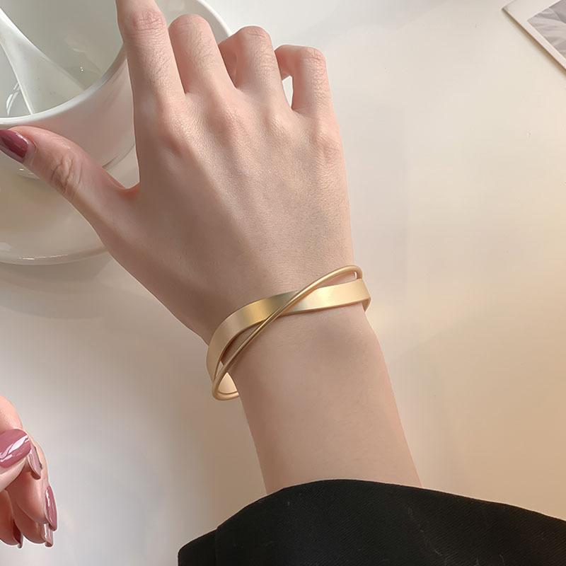 Bracelet Bande de Möbius Mat Style Froid Minimaliste pour Femmes
