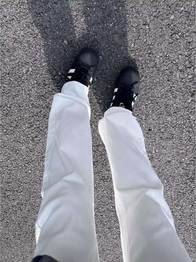 Men's White Straight-Leg Micro-Flare Jeans - Slimming, Leg-Lengthening, High Street Style for Spring/Summer.