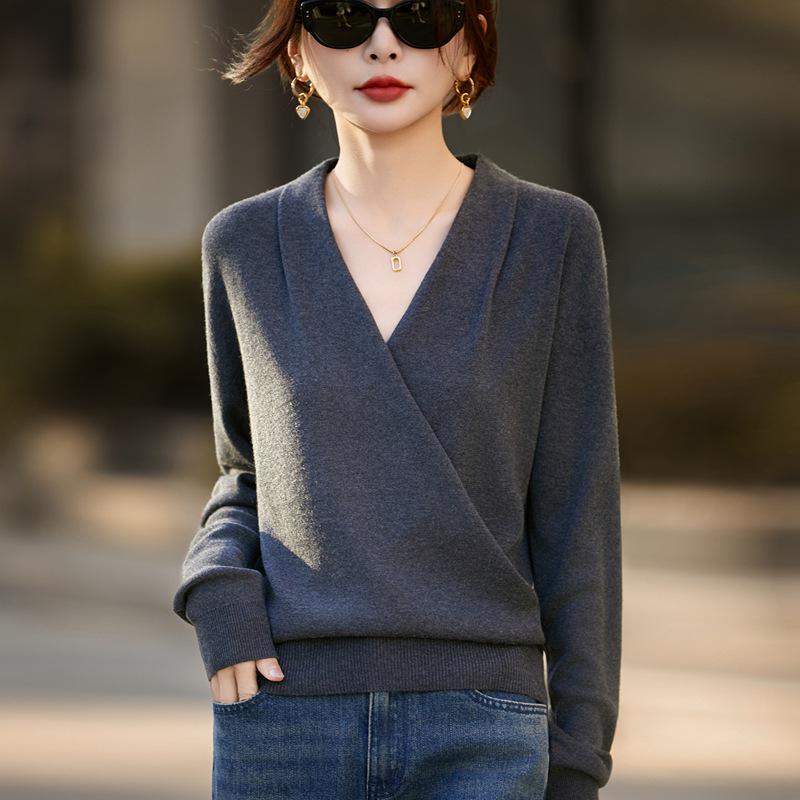 Elegant Women's Cross V-neck Wool Knit Sweater - Long-Sleeved 2026 Autumn/Winter Base Layer Fashion