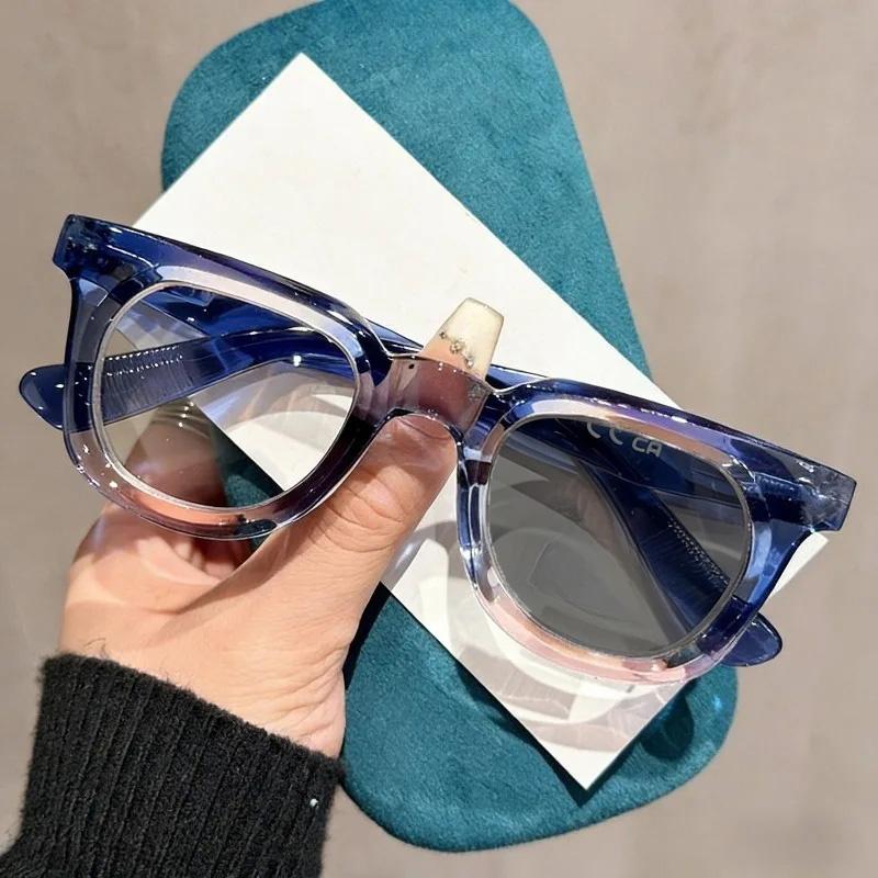 

Women s Photochromic Presbyopia Glasses Stylish Square-Frame Blue Light Blocking HD Reading Glasses Versatile Trendy Eyewear 1.5