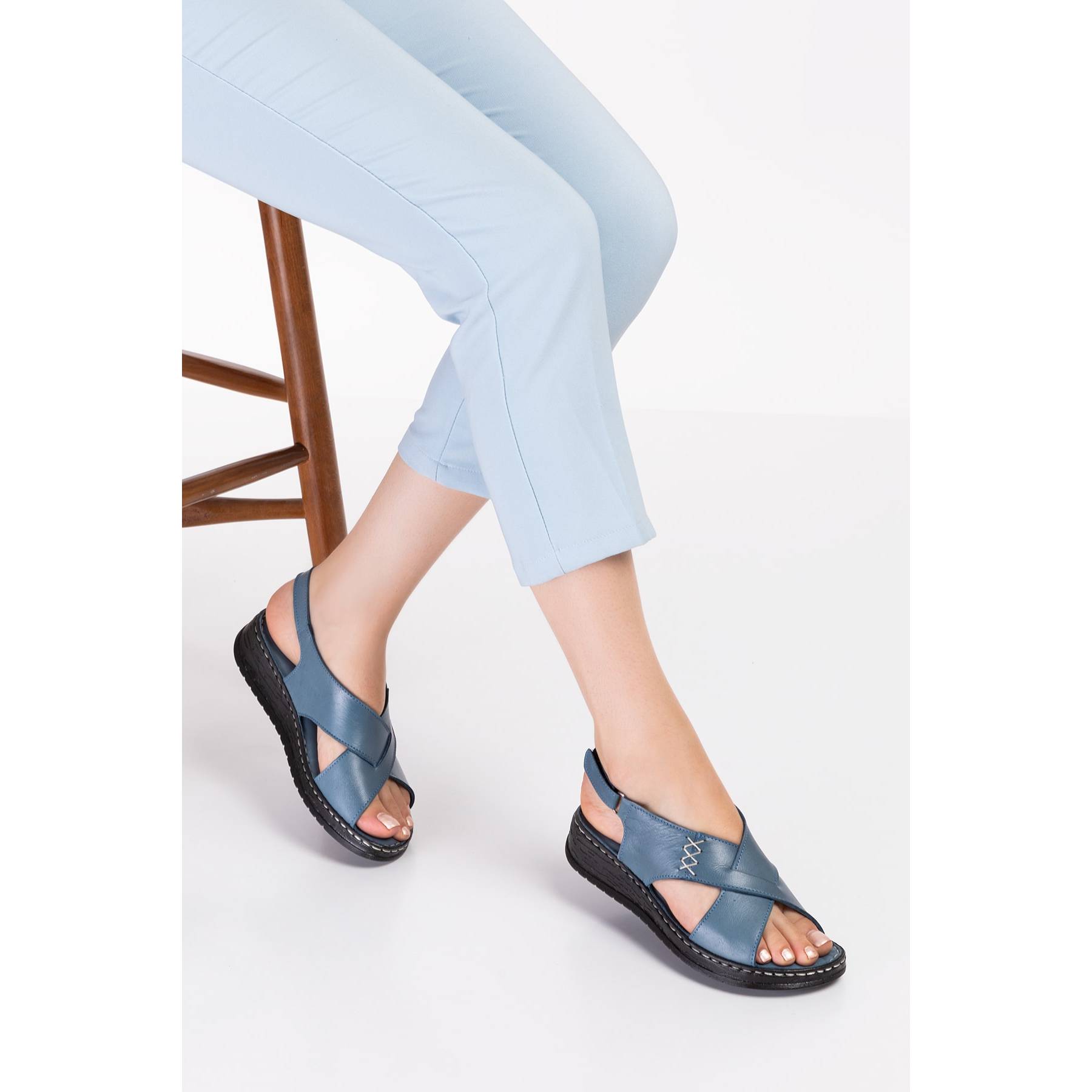 

Женские джинсовые синие сандалии из натуральной кожи на анатомической мягкой подошве, повседневные сандалии в качественном стиле