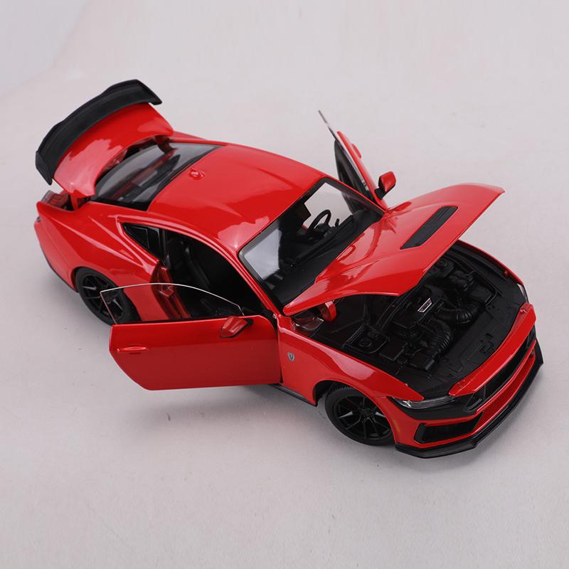 Maisto 1:24 2024 Ford Mustang Dark Harse Die-cast Alloy Car Model Toy Collectible Ornament