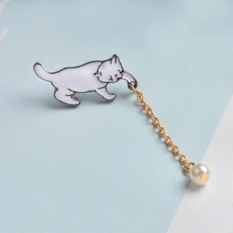 Miss Zoe Niedliche Cartoon Katze Kätzchen Perle Metall Brosche Anstecknadeln mit Kette DIY Knopf Anstecknadel Jeansjacke Ansteckplakette Schmuck Geschenk für Kinder