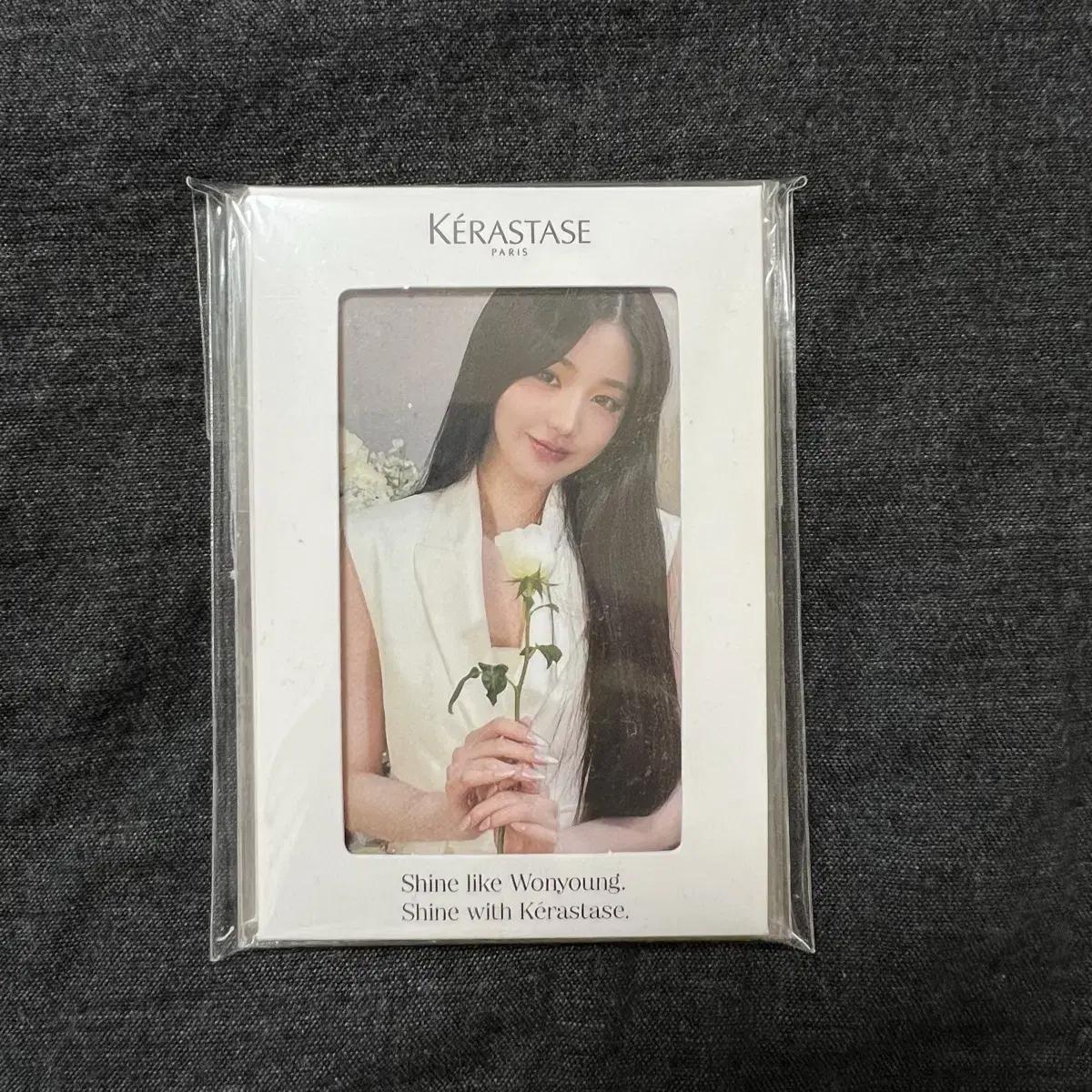 

Keraztaz Wonyoung Photocard Sealed