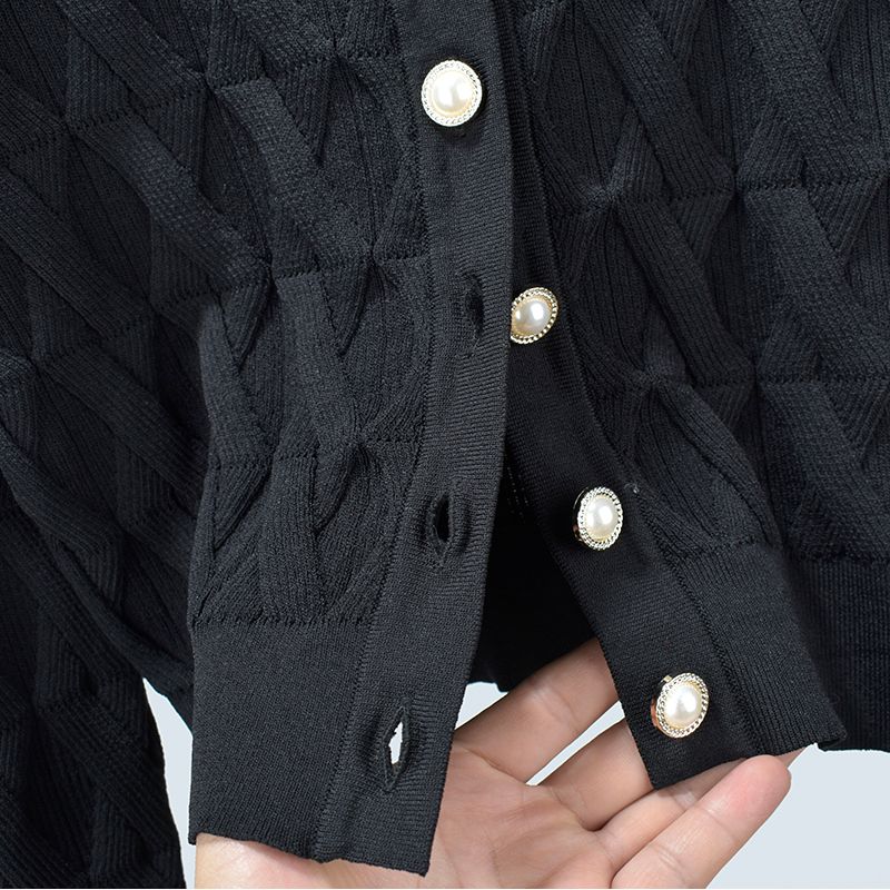 High Quality Recommend Spring and Autumn Round Neck Classic Style Pearl Buckle Drape Knit Lines Long Sleeves Short Cardigan Coat Women