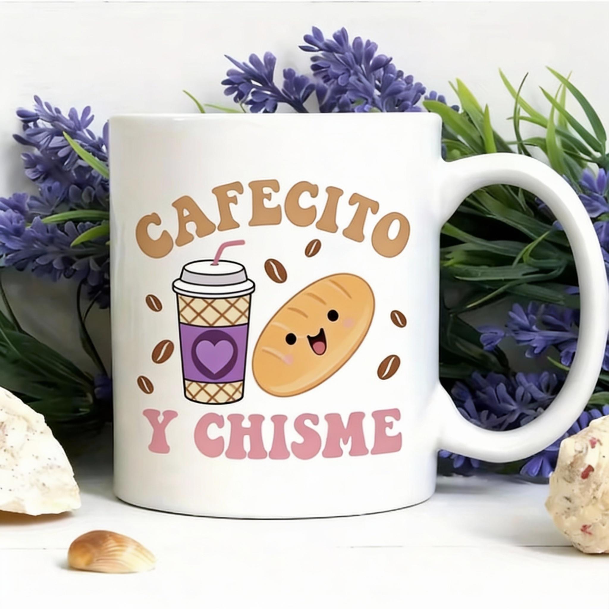 

Cafecito y Chisme Ceramic Mug - Cute Coffee and Gossip Design, Perfect Gift for Coffee Lovers, Unique Novelty Present 320ml