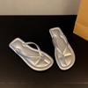 fashion New Summer Trend Flip Flops Casual Beach Flat Sandals Korean Fashion Outdoor Slip on Slippers Solid Simple Beach Shoes