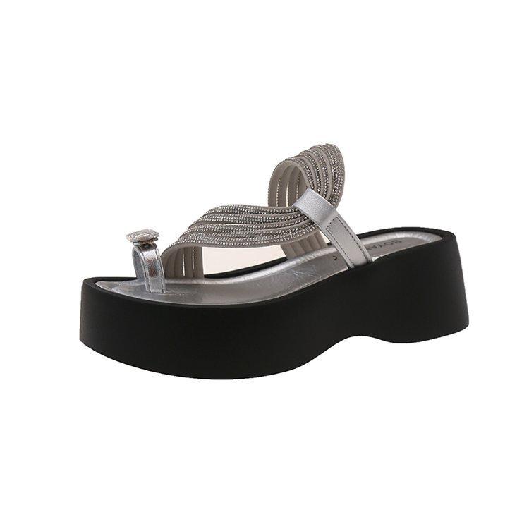 

Универсальные летние пляжные шлепанцы на толстой подошве, увеличивающие рост, новая модная летняя обувь для улицы, шлепанцы с закрытым носком и стразами, женские 40 серебряный