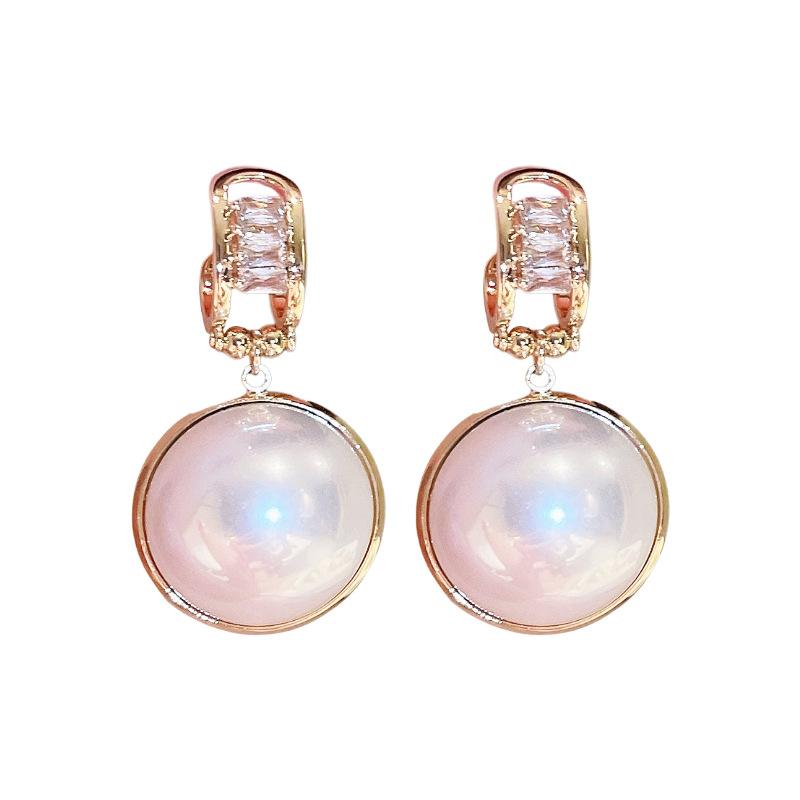 Electroplated Zircon Round Pearl Earrings, Niche Versatile Earrings, Fashionable Light Luxury High-End Earrings.