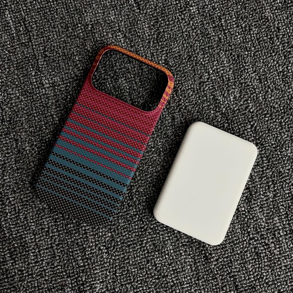 Applicable to iPhone18ProMax mobile phone case Magnetic carbon fiber pattern Apple 17 half pack PC matte 16 protective case