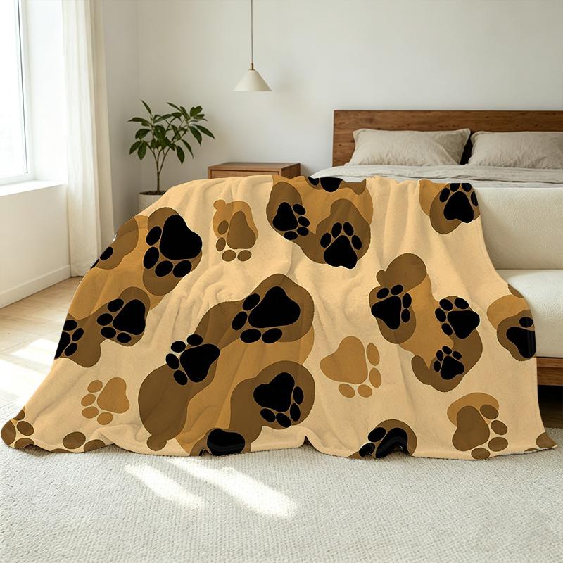 Plush Flannel Fleece Blanket with Animal Paw Print, Machine Washable, Soft & Cozy, Ideal for Home, Office Nap, Christmas & Halloween Warmth