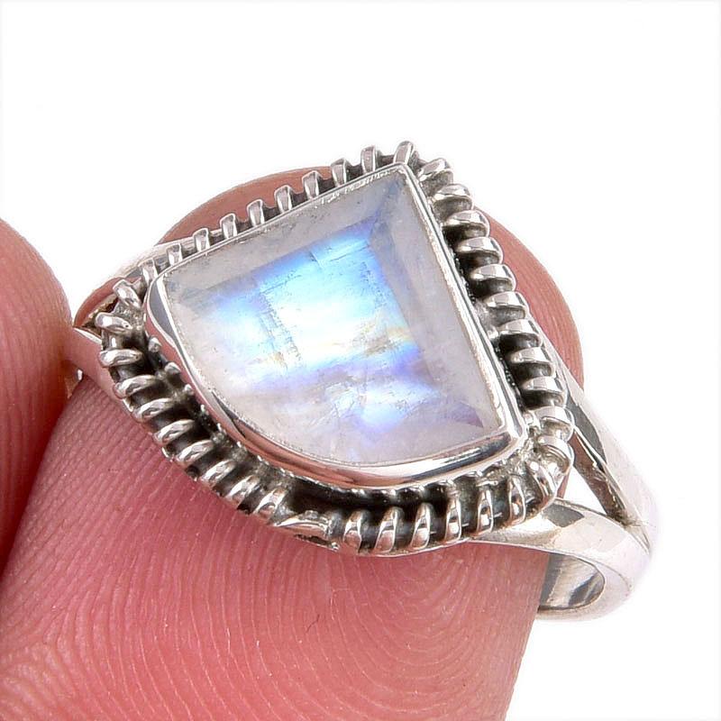 

Natural Rainbow Moonstone Gemstone 925 Solid Silver Jewelry Ring Size 7.5 F7d50