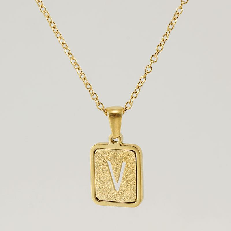 18K Hollow 26 English Letter Necklace Women's Fashion Letter Pendant Jewelry 2026
