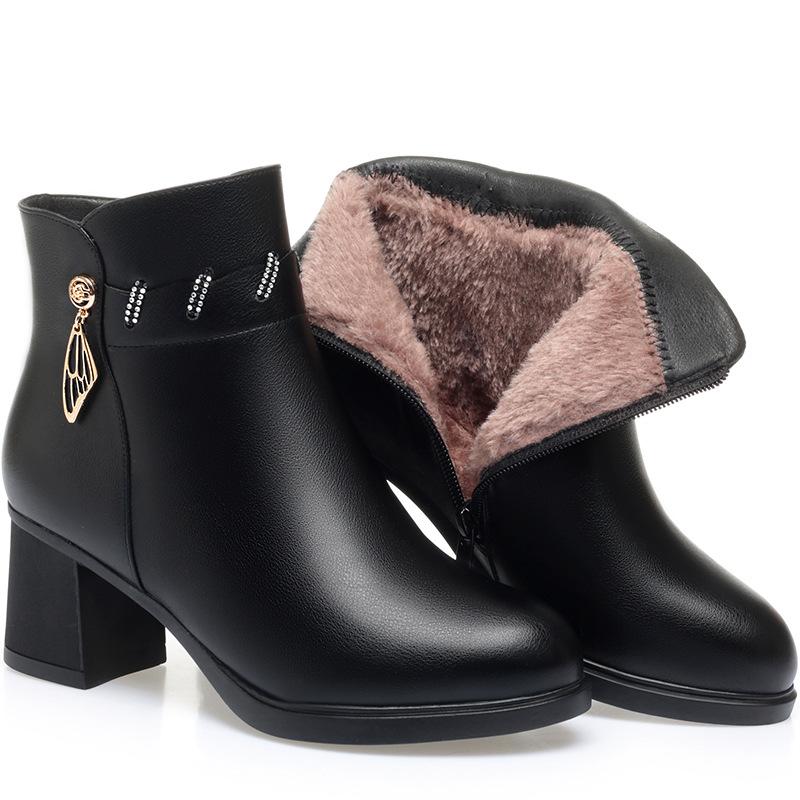 

Mom shoes winter velvet thickened soft leather cotton shoes women, new fur shoes women s and elderly thick heel short boots 35
