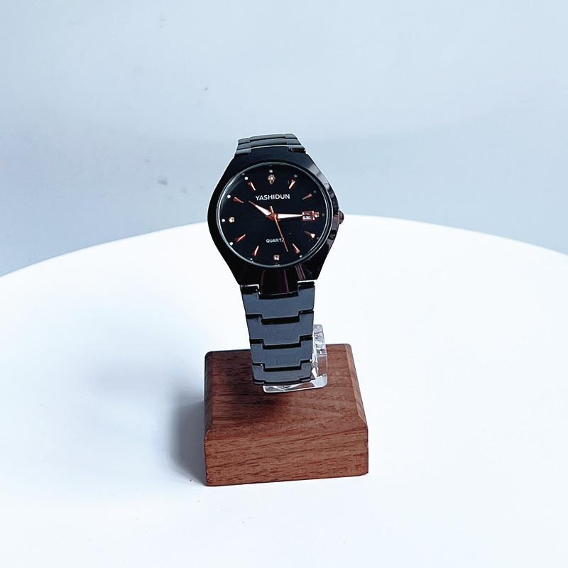 Kratzfester Holz-C-förmiger Uhrenhalter 1 Stück Schmuck-Ausstellungsständer für Armbandgeschäft Vitrinenverwendung