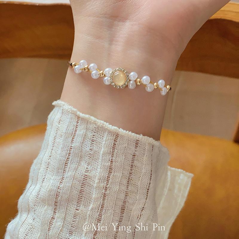 French Baroque Pearl Bracelet Retro Design Sense Niche Versatile Beaded Bracelet Fashion Light Luxury Hand Jewelry