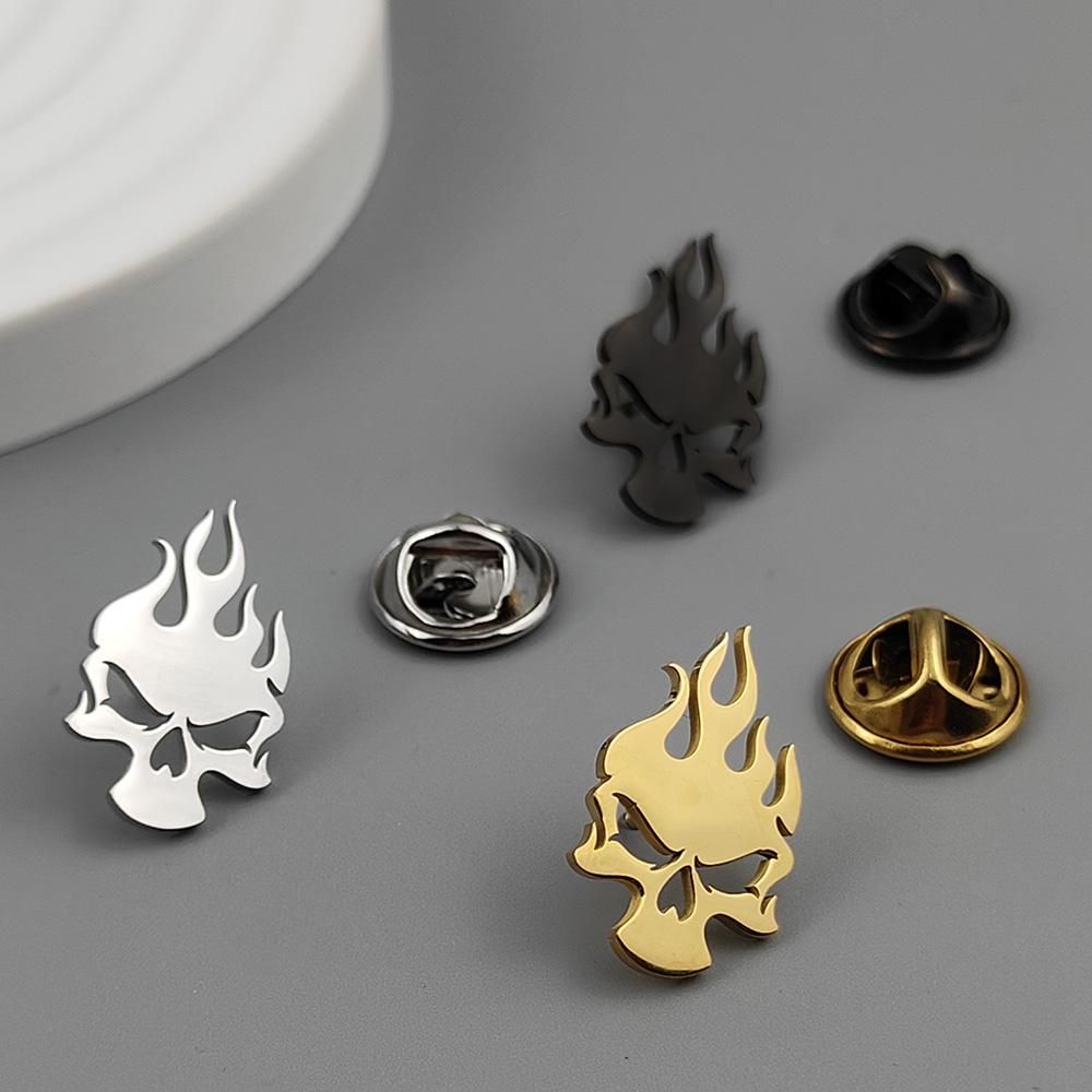 New flame skull men's lapel pin, stainless steel gold-plated badge, punk style suit accessories black brooch, gift for father