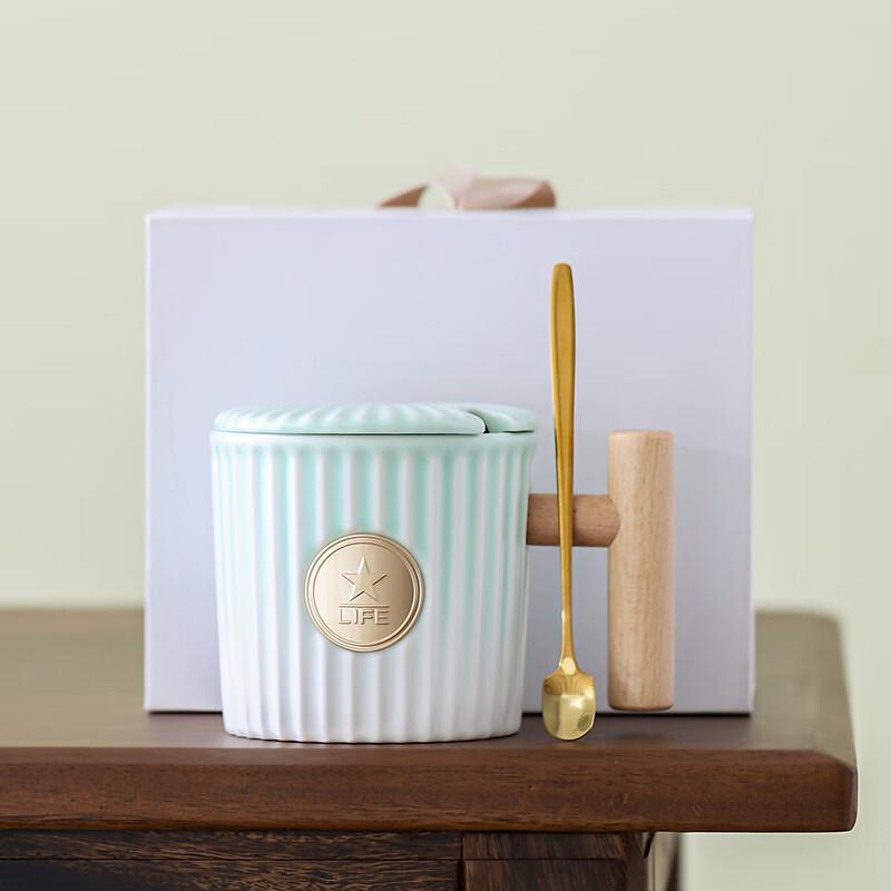 Подарочный набор керамических кружек с деревянной ручкой и медной пластиной