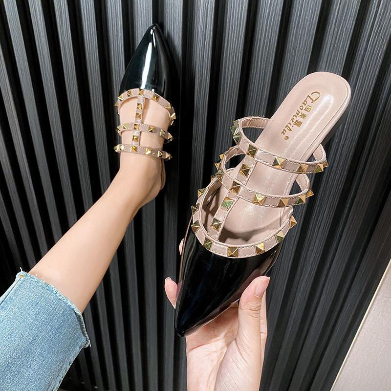 

Large size flat-soled sandals women s summer 414243 bag head half-drag temperament women s shoes rivet pointed slippers outer rivet shoes 34 чёрный