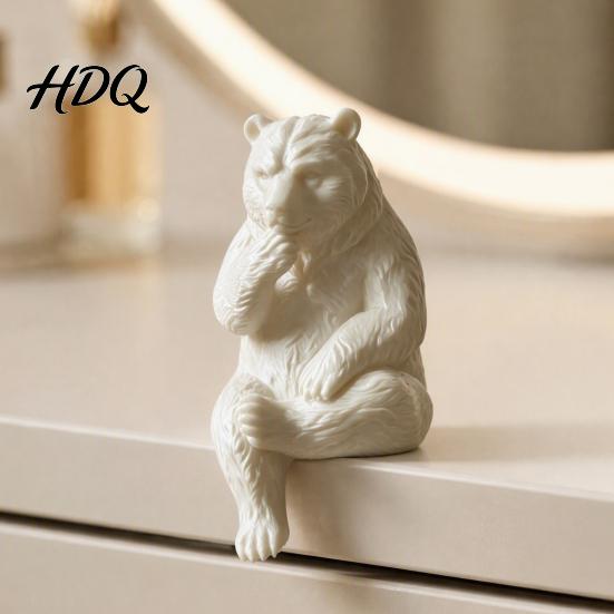 Creative Gifts for Animal Lovers 3D Print Bear Figurine Statue Matte Resin Relief Sculpture Nordic Office Desk Aesthetic Decorations Minimalist