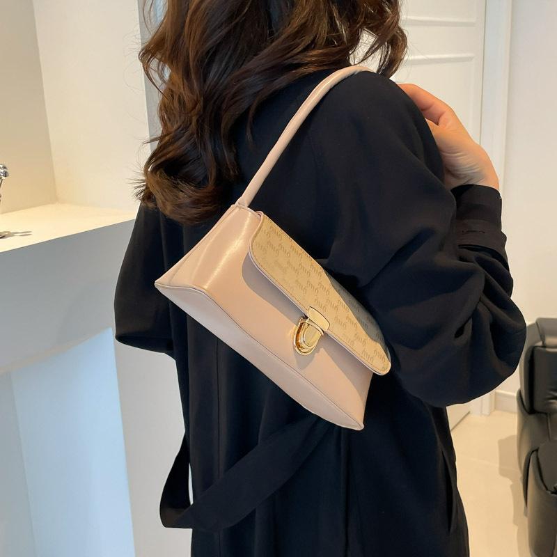 Bag Women's Bag 2025 New Simple Fashion Embossed Women's Shoulder Bag Premium Underarm Bag Small Square Bag