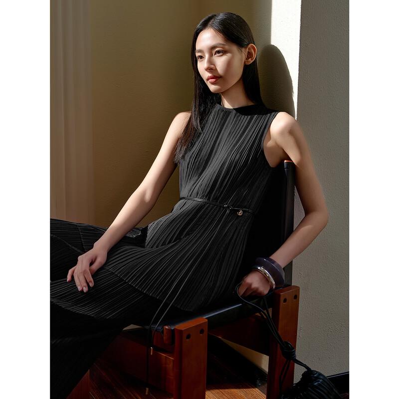 Anna Colle Women s Pleated Sleeveless Top L