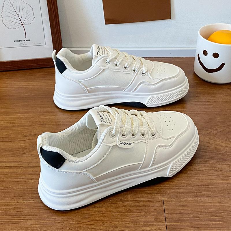

Thick-soled women s 2025 new autumn with skirts, small white shoes, light leisure sports, niche leather surface, versatile explosion 35