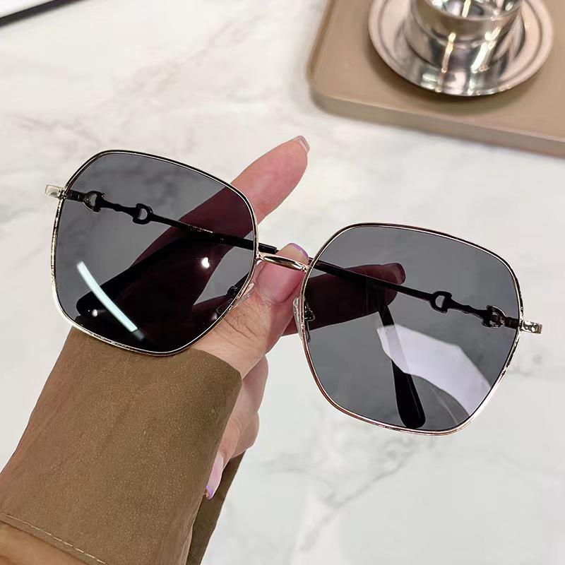 Unisex Slimming Square Metal Frame Anti-UV Sunglasses for Women