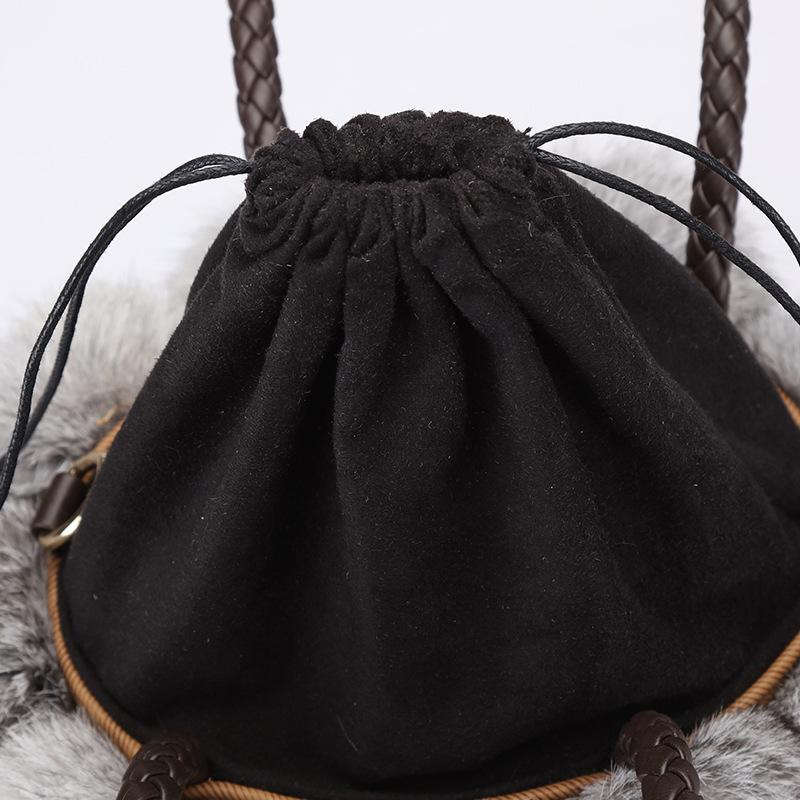 Fur bag 2025 winter new hairball bucket bag cute rabbit furry portable shoulder bag