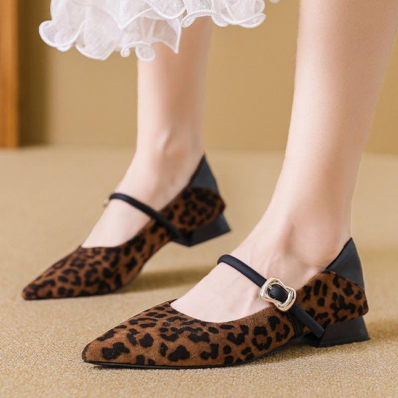 

Модная леопардовая обувь на каблуке с острым носком для женщин 2025 Новые осенние лоферы с неглубоким вырезом и пряжкой Классические элегантные туфли-лодочки Zapatillas De Mujer 38 леопардовый