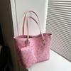 1Pc Niche Design Women's Bag  Textured Tote Bag Large Capacity Underarm Bag College Student Commuting Shoulder Bag