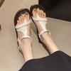 Mode Flache Schuhe mit weicher Sohle 2025 Sommer Neu Runde Zehenpartie Clipzehe Dünne Metallschnalle Einreihig Rutschfest Verschleißfest Sandalen