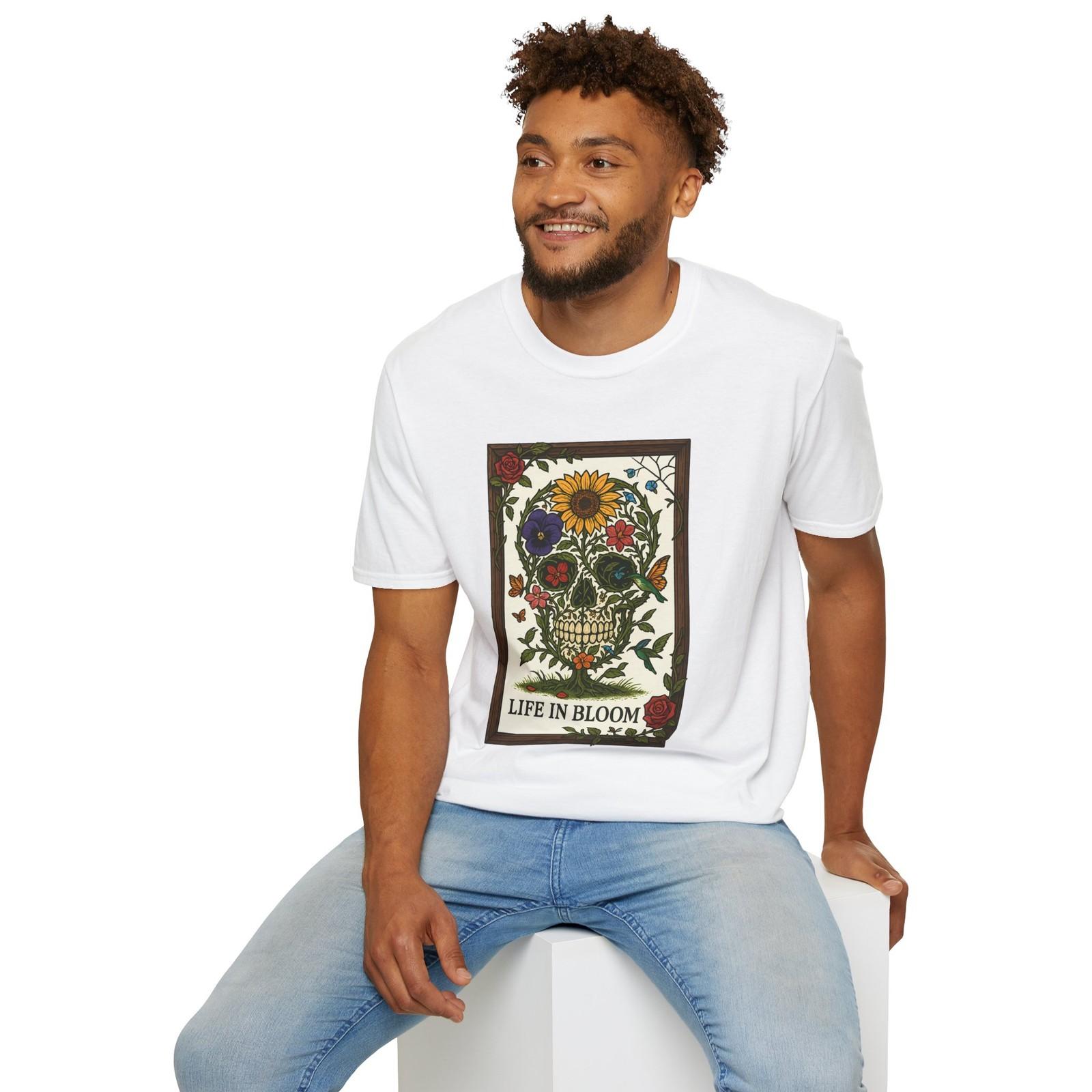 Unisex Softstyle T-Shirt Skull Flowers Botanical Death Nature Life S