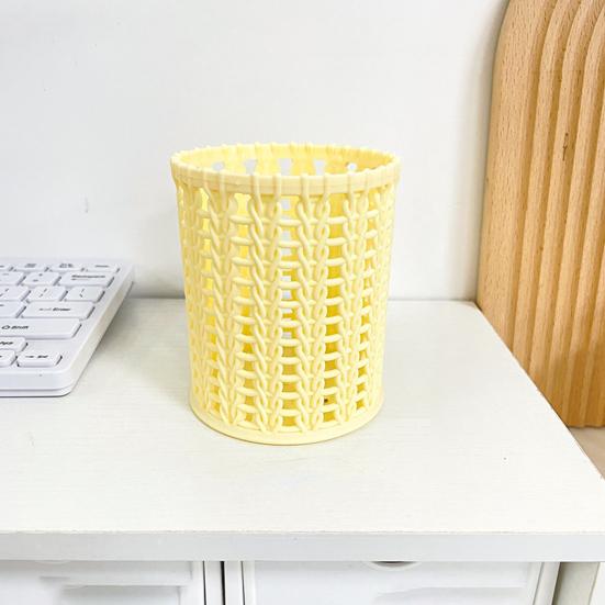 DYS Imitation Rattan Pen Holder, Round Hollow Desk Organizer, Large Capacity Pencil Cup for Pens Pencils Makeup Brushes, Nordic Office Home Decor
