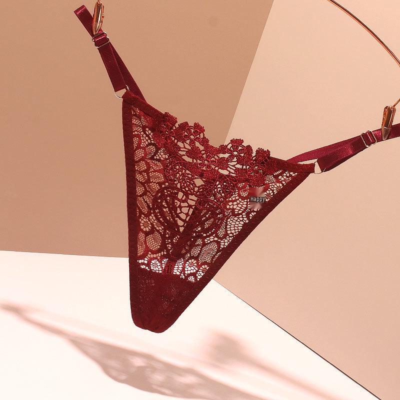 Verstellbarer bestickter String mit dünnen Trägern