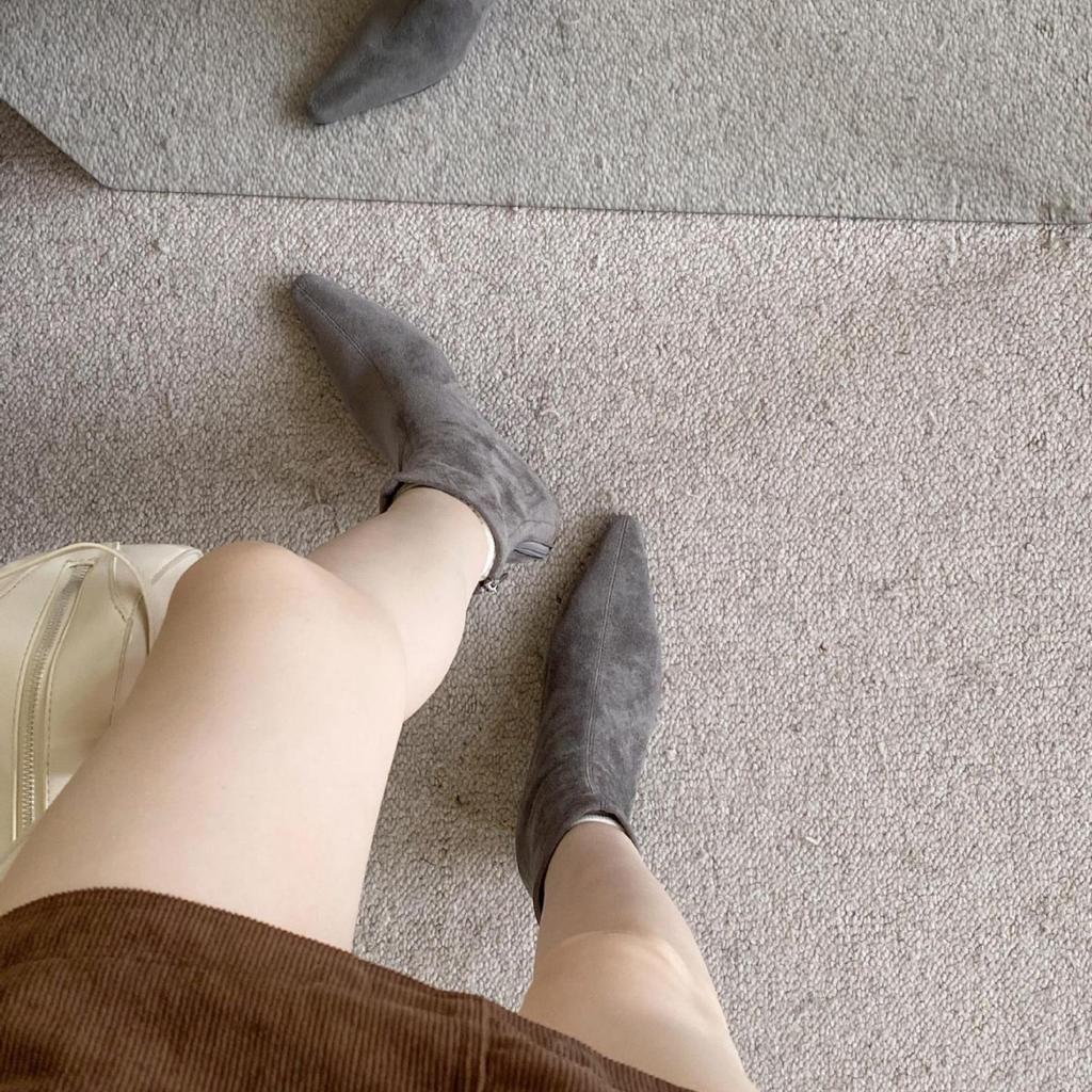 2025 autumn new pointed thick heel high heel temperament thin French fashion sexy beauty female Internet celebrity short boots